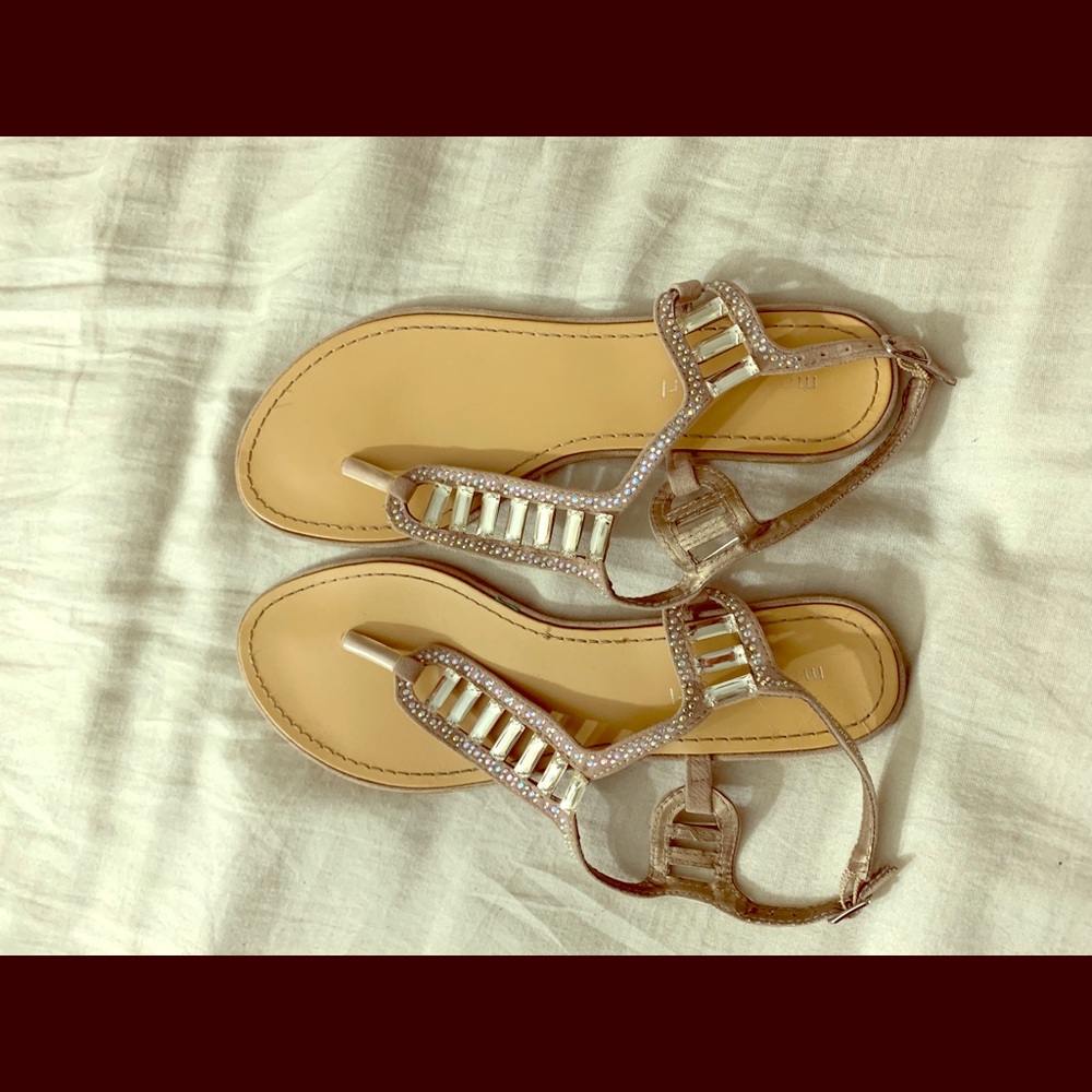 Flat sandals